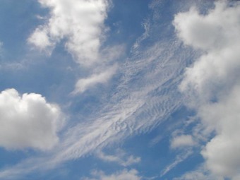 今日の空の雲